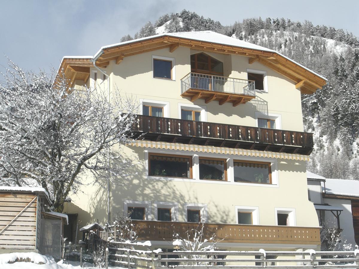 Hotel Chavalatsch Tubre Ngoại thất bức ảnh