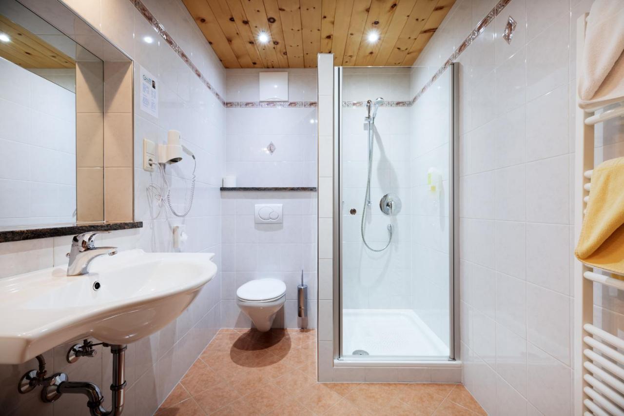 Hotel Chavalatsch Tubre Ngoại thất bức ảnh