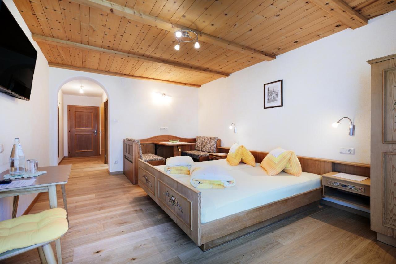 Hotel Chavalatsch Tubre Ngoại thất bức ảnh