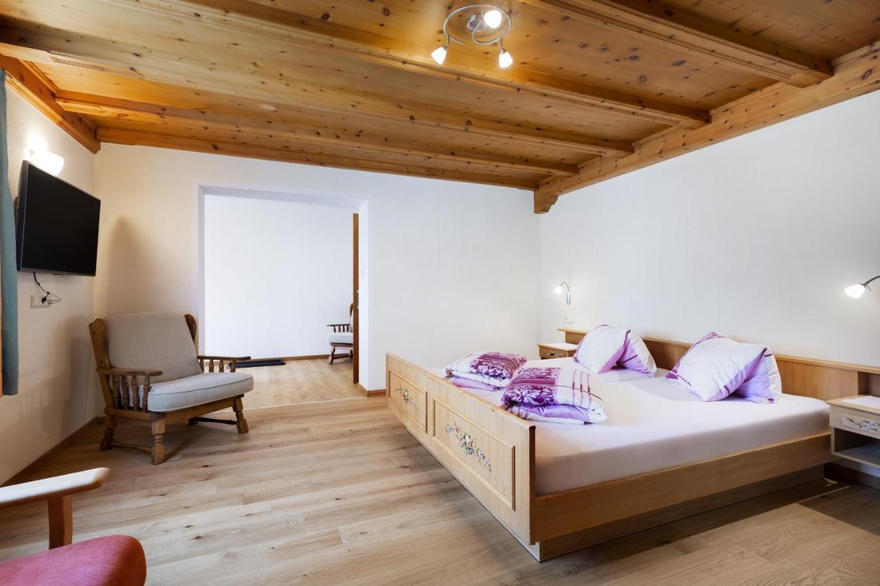 Hotel Chavalatsch Tubre Ngoại thất bức ảnh